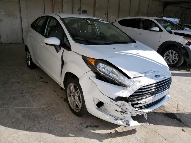 3FADP4BJ1JM135146 - 2018 FORD FIESTA SE WHITE photo 4