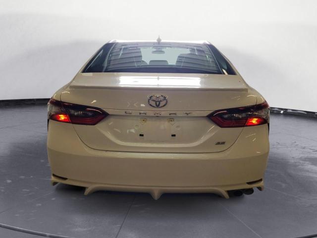 4T1G11AK2PU769857 - 2023 TOYOTA CAMRY SE NIGHT SHADE WHITE photo 6