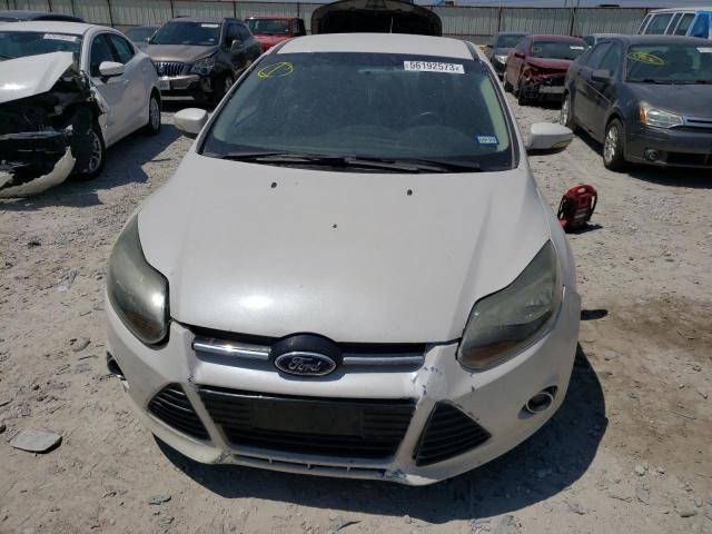 1FADP3J27EL241399 - 2014 FORD FOCUS TITANIUM WHITE photo 5