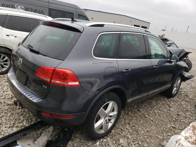 WVGEF9BP3DD003004 - 2013 VOLKSWAGEN TOUAREG V6 GRAY photo 3