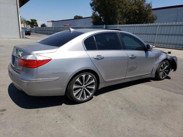 KMHGC4DE1BU140245 - 2011 HYUNDAI GENESIS 3.8L SILVER photo 3