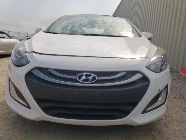 KMHD35LE8DU069297 - 2013 HYUNDAI ELANTRA GT WHITE photo 5