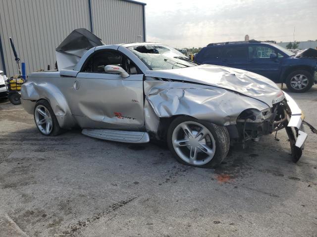 1GCES14P34B110466 - 2004 CHEVROLET SSR 银色 照片 4