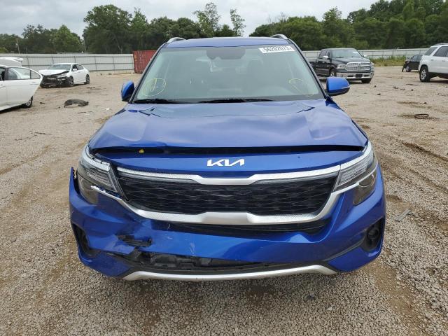 KNDEU2AA5P7369970 - 2023 KIA SELTOS S BLUE photo 5