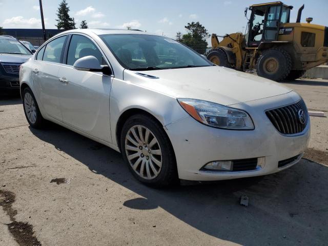 2G4GS5EV1C9136573 - 2012 BUICK REGAL PREMIUM WHITE photo 4