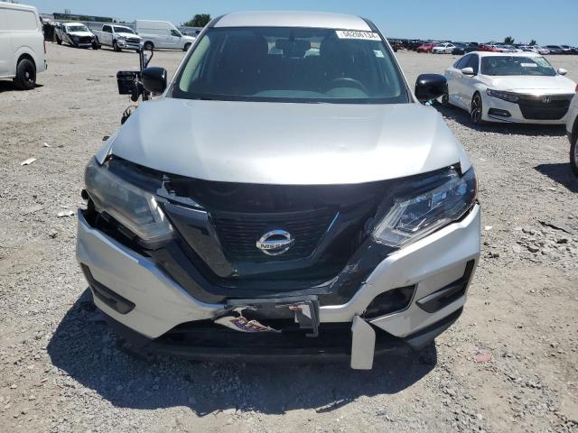 KNMAT2MT6HP540550 - 2017 NISSAN ROGUE S SILVER photo 5