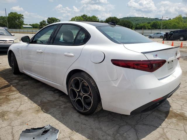 ZARFAMBN9N7657150 - 2022 ALFA ROMEO GIULIA SUPER WHITE photo 2