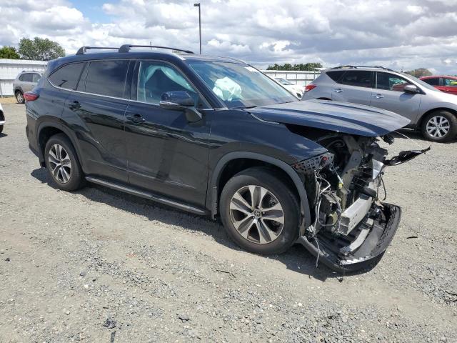 5TDHZRBH0NS202972 - 2022 TOYOTA HIGHLANDER XLE BLACK photo 4