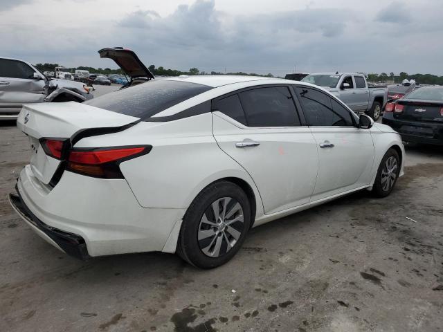 1N4BL4BV8KC246608 - 2019 NISSAN ALTIMA S WHITE photo 3