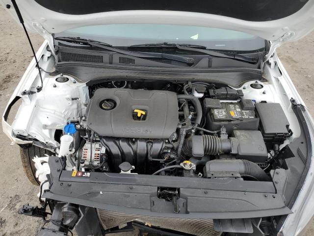 3KPF54AD2NE492243 - 2022 KIA FORTE GT LINE WHITE photo 11