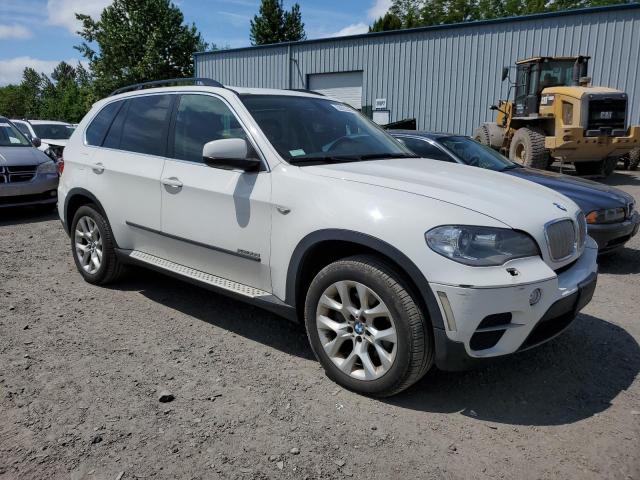 5UXZW0C54D0B91510 - 2013 BMW X5 XDRIVE35D WHITE photo 4