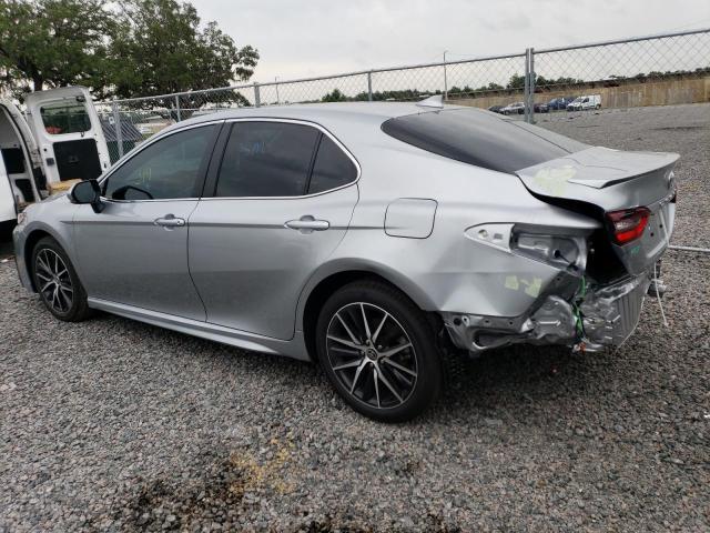 4T1T11AKXPU805762 - 2023 TOYOTA CAMRY SE NIGHT SHADE SILVER photo 2