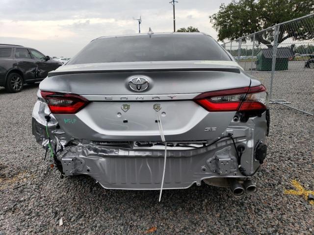 4T1T11AKXPU805762 - 2023 TOYOTA CAMRY SE NIGHT SHADE SILVER photo 6