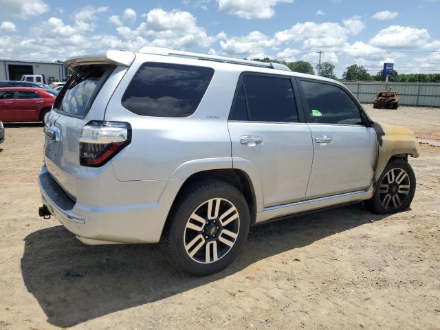 JTEZU5JR1G5146437 - 2016 TOYOTA 4RUNNER SR5 SILVER photo 3