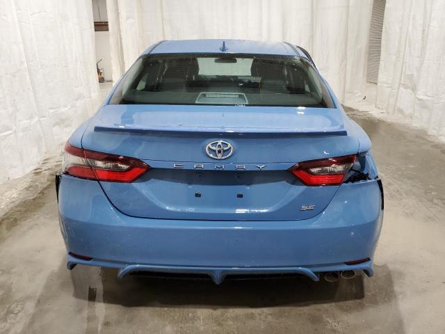 4T1G11AK1RU218466 - 2024 TOYOTA CAMRY SE NIGHT SHADE BLUE photo 6
