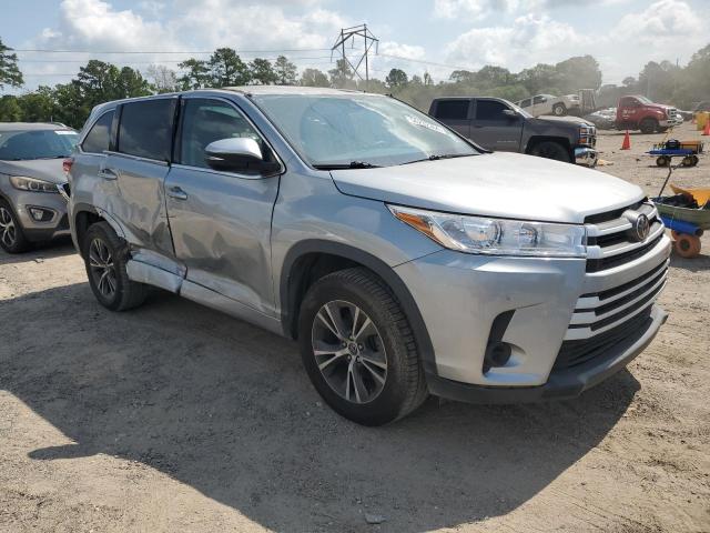 5TDZARFH5HS025832 - 2017 TOYOTA HIGHLANDER LE SILVER photo 4