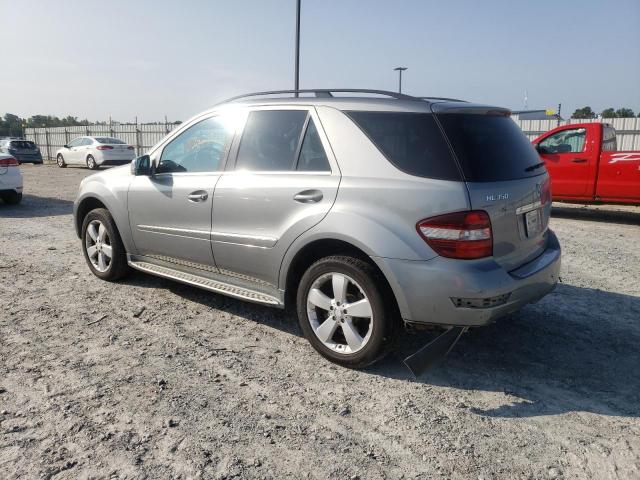 4JGBB8GB2BA646271 - 2011 MERCEDES-BENZ ML 350 4MATIC SILVER photo 2