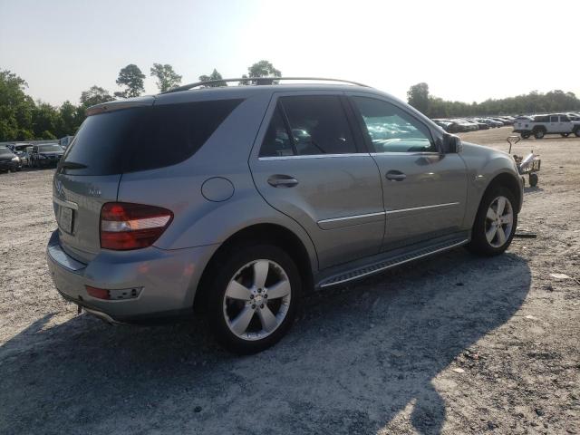 4JGBB8GB2BA646271 - 2011 MERCEDES-BENZ ML 350 4MATIC SILVER photo 3