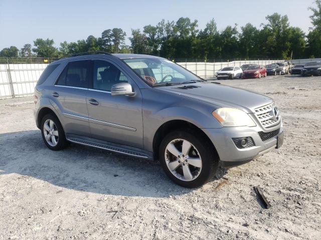 4JGBB8GB2BA646271 - 2011 MERCEDES-BENZ ML 350 4MATIC SILVER photo 4