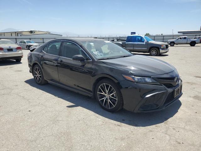 4T1S31AK8PU611690 - 2023 TOYOTA CAMRY SE NIGHT SHADE BLACK photo 4
