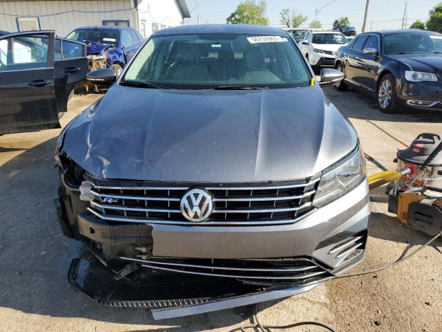 1VWDT7A38HC000376 - 2017 VOLKSWAGEN PASSAT R-LINE ნაცრისფერი ფოტო 5