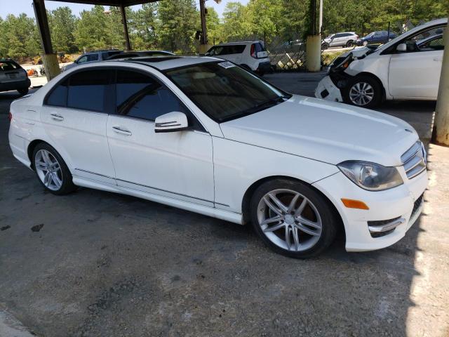 WDDGF4HB2DR266511 - 2013 MERCEDES-BENZ C 250 WHITE photo 4