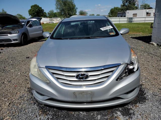 5NPEB4AC0CH428948 - 2012 HYUNDAI SONATA GLS SILVER photo 5