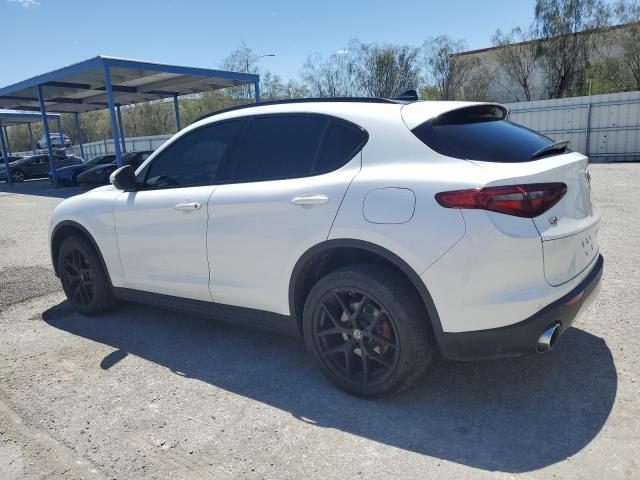 ZASFAKNN4J7C00791 - 2018 ALFA ROMEO STELVIO TI SPORT WHITE photo 2