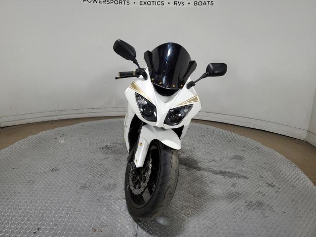 JKAZXCF17AA002533 - 2010 KAWASAKI ZX1000 F WHITE photo 2