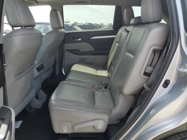 5TDKKRFH0GS158222 - 2016 TOYOTA HIGHLANDER XLE SILVER photo 11
