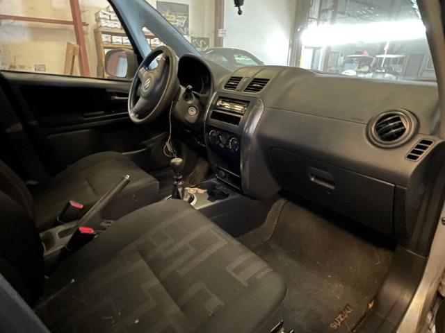 JS2YB5A38C6304672 - 2012 SUZUKI SX4 SILVER photo 5
