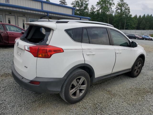 2T3WFREV8FW137919 - 2015 TOYOTA RAV4 XLE WHITE photo 3