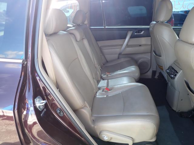 5TDBK3EH4DS278860 - 2013 TOYOTA HIGHLANDER BASE Marron photo 6