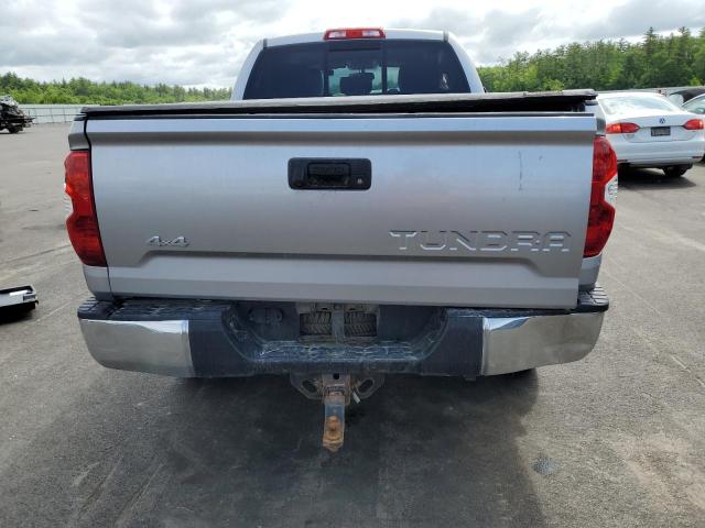 5TFUM5F16GX066315 - 2016 TOYOTA TUNDRA DOUBLE CAB SR/SR5 SILVER photo 6