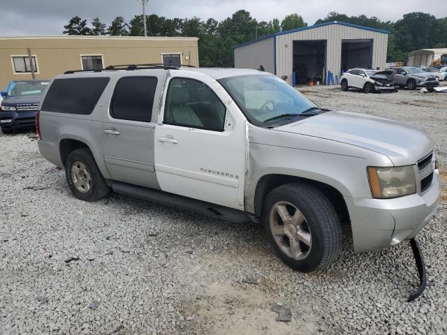 1GNUCJE06AR135351 - 2010 CHEVROLET SUBURBAN C1500 LT WHITE photo 4