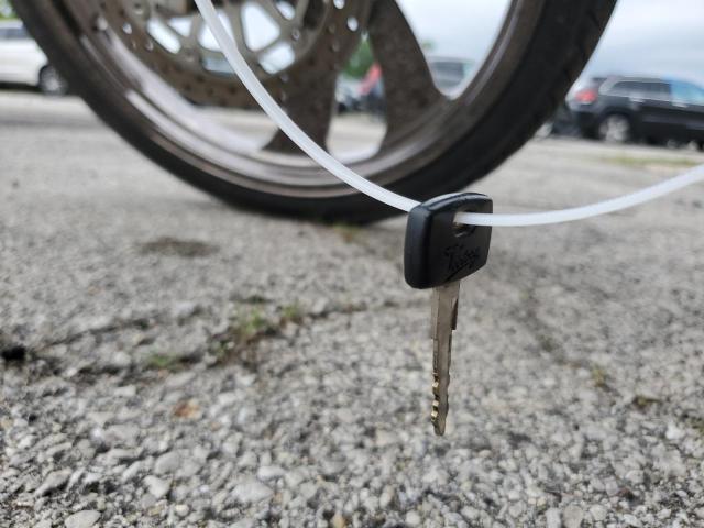 5VPGB16D833003838 - 2003 VICTORY MOTORCYCLES VEGAS SILVER photo 8