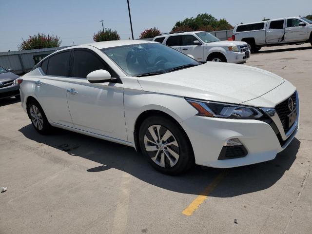 1N4BL4BV6KC175618 - 2019 NISSAN ALTIMA S WHITE photo 4