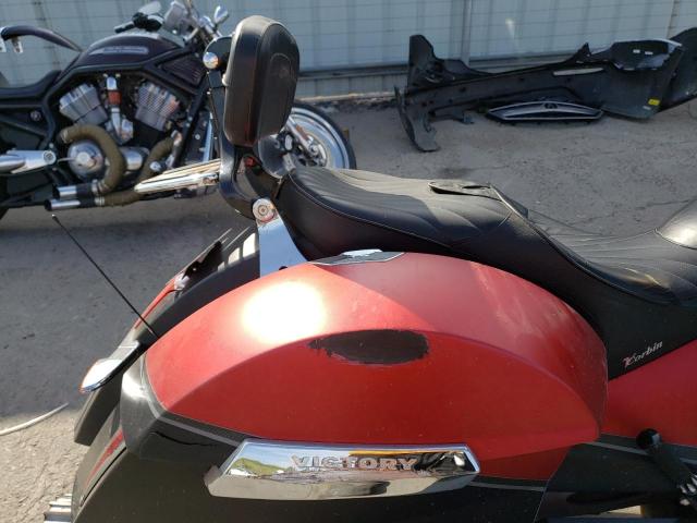 5VPDW36N9F3045371 - 2015 VICTORY MOTORCYCLES CROSS COUN 勃艮第红 照片 6