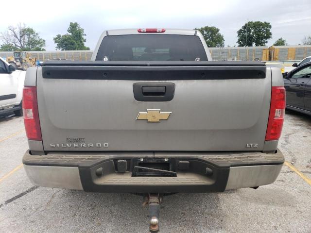 2GCEK13M971512990 - 2007 CHEVROLET SILVERADO K1500 CREW CAB SILVER photo 6