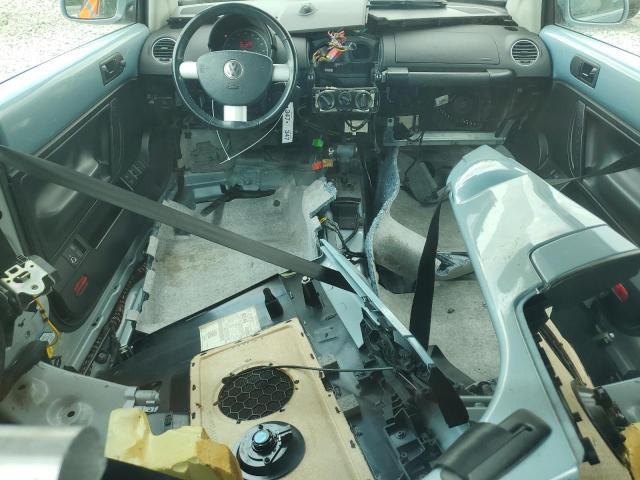 3VWRG3AL6AM003414 - 2010 VOLKSWAGEN NEW BEETLE Blau Foto 8