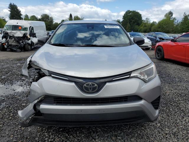 JTMBFREVXJJ206387 - 2018 TOYOTA RAV4 LE SILVER photo 5