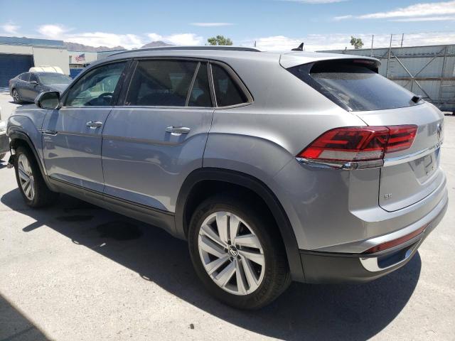 1V25C2CA0LC201802 - 2020 VOLKSWAGEN ATLAS CROS SE Серебристый фото 2