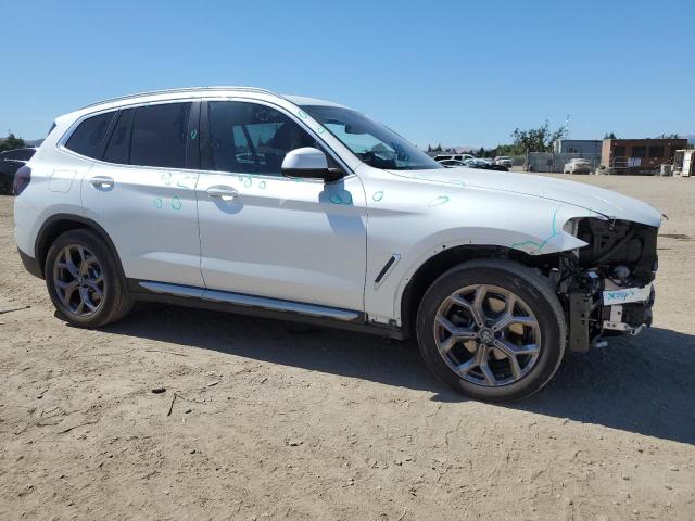 5UX53DP02R9U15094 - 2024 BMW X3 XDRIVE30I WHITE photo 4