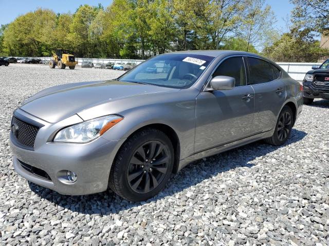 2011 INFINITI M56 X, 