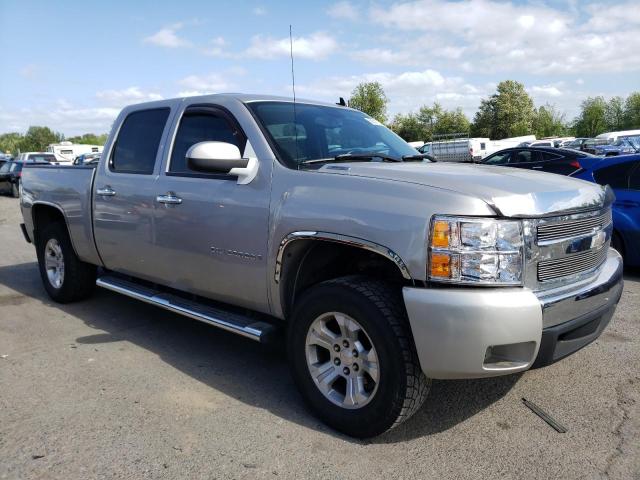 2GCEK13M271562484 - 2007 CHEVROLET SILVERADO K1500 CREW CAB SILVER photo 4