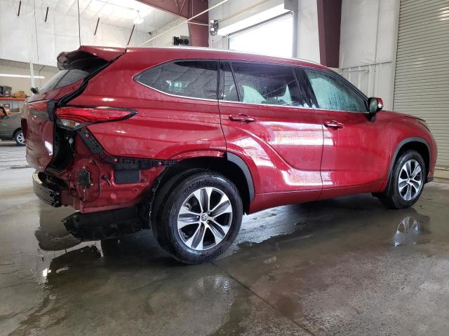 5TDGZRBH2MS090668 - 2021 TOYOTA HIGHLANDER XLE 红色 照片 3