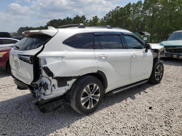 5TDGZRAH8MS067770 - 2021 TOYOTA HIGHLANDER XLE Weiß Foto 3