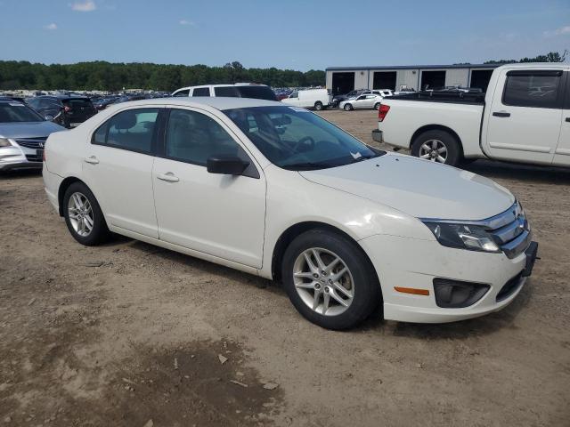 3FAHP0GA3BR296336 - 2011 FORD FUSION S WHITE photo 4