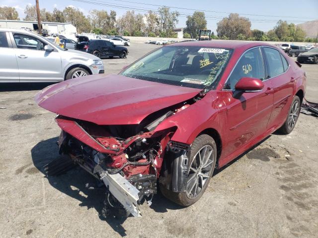 4T1F31AK2NU570455 - 2022 TOYOTA CAMRY XLE RED photo 2