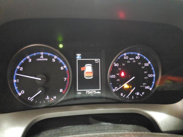 2T3BFREV6JW768742 - 2018 TOYOTA RAV4 LE Silber Foto 9